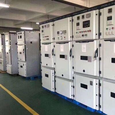 SCF1257 1250kva 1000kw KTA38-G9 Üç Fazlı Açık Çerçeveli Su Soğutmalı Dizel Jeneratör 50/60Hz Hastane Acil Durum Müdahalesi 24V DC
